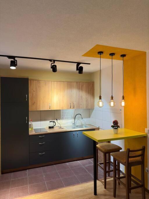 Ora-Prn,Peaceful Central Apartment بريشتاين المظهر الخارجي الصورة